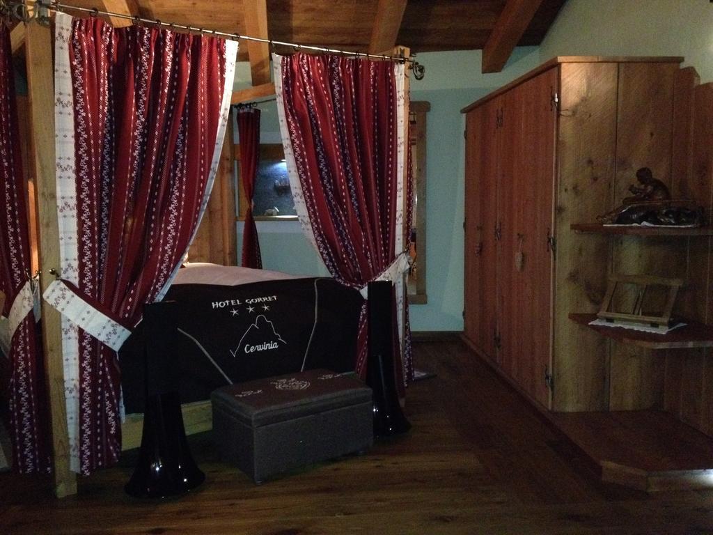 Hotel Meuble Gorret Breuil-Cervinia Zimmer foto