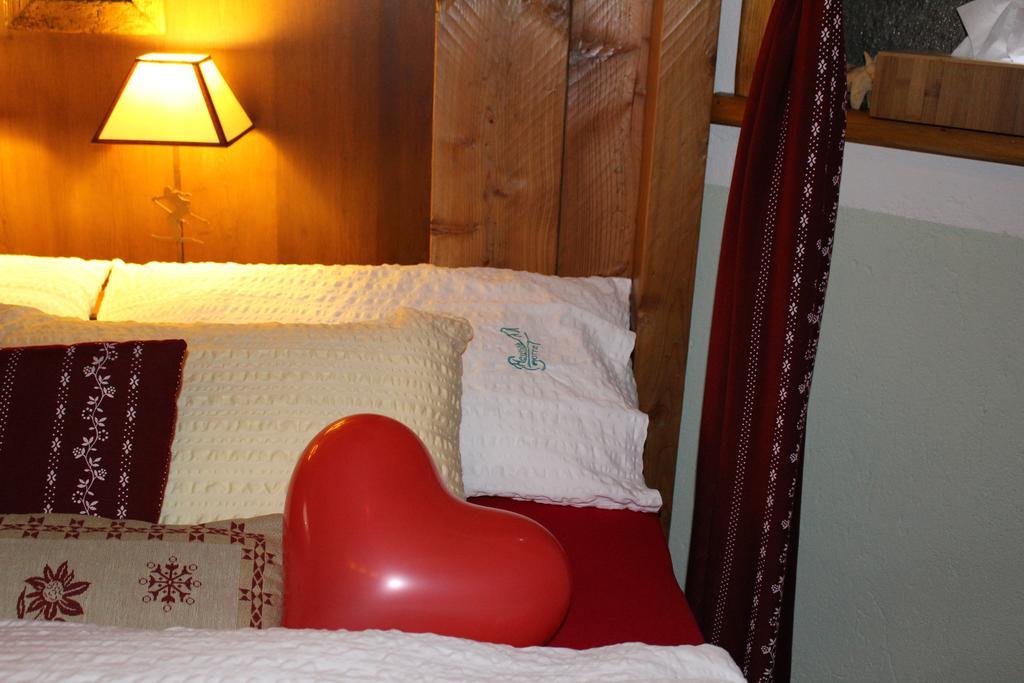 Hotel Meuble Gorret Breuil-Cervinia Zimmer foto