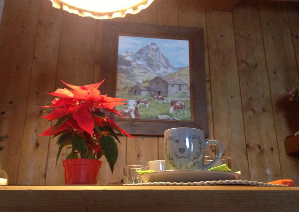 Hotel Meuble Gorret Breuil-Cervinia Exterior foto